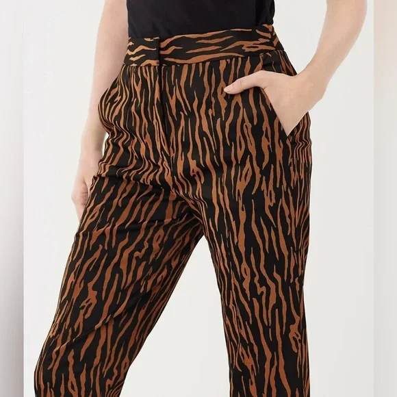 Diane von Furstenberg Sienna stretchy jacquard straight leg pants, sz 16 animal - Picture 8 of 10
